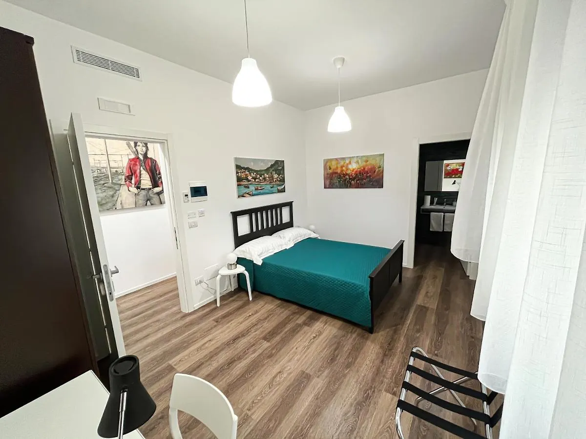 Melo 48 Bed & Breakfast Bari 0*,  Italy